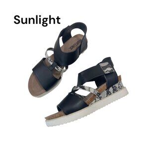 MUKLUKS Women SZ 9 Black Faux Leather Strappy Wedge Sandals Snake Print Casual